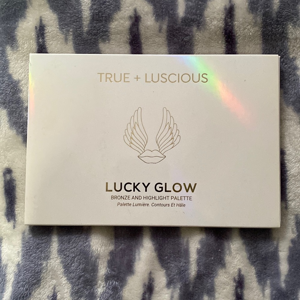 True + Luscious Lucky Glow Palette